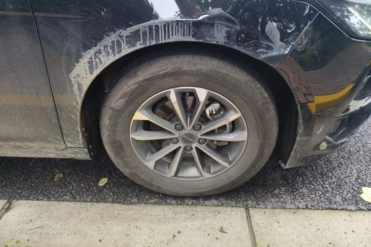 Used BYD Destroyer 05 2024 DM-i 55KM Flagship Glory Edition Right Front Wheel Hub