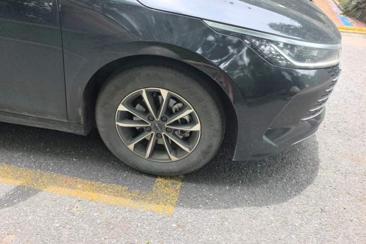 Used BYD Destroyer 05 2024 HONOR Edition DM-i 55KM Luxury Model Right Front Wheel Hub