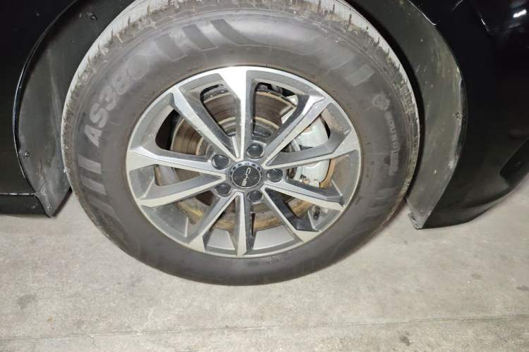 Used BYD Destroyer 05 2024 HONOR Edition DM-i 55KM Luxury Model Right Front Wheel Hub