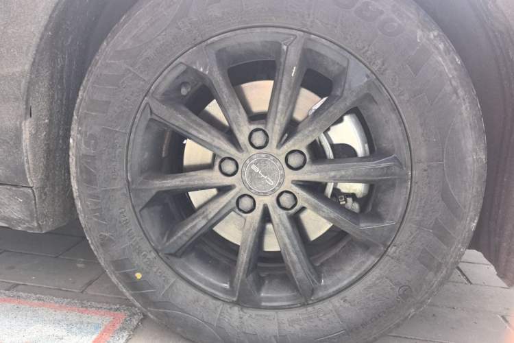 Used BYD Destroyer 05 2024 HONOR Edition DM-i 55KM Luxury Model Right Front Wheel Hub