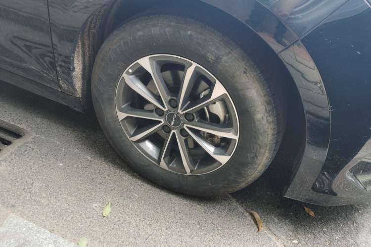 Used BYD Destroyer 05 2024 HONOR Edition DM-i 55KM Luxury Model Right Front Wheel Hub