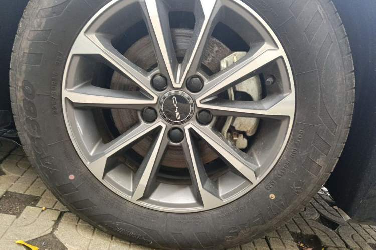 Used BYD Destroyer 05 2024 HONOR Edition DM-i 55KM Luxury Model Right Front Wheel Hub