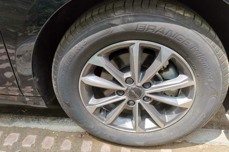 Used BYD Destroyer 05 2024 HONOR Edition DM-i 55KM Luxury Model Right Front Wheel Hub