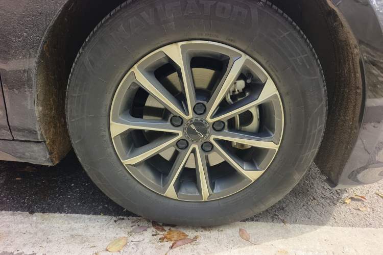 Used BYD Destroyer 05 2024 HONOR Edition DM-i 55KM Luxury Model Right Front Wheel Hub
