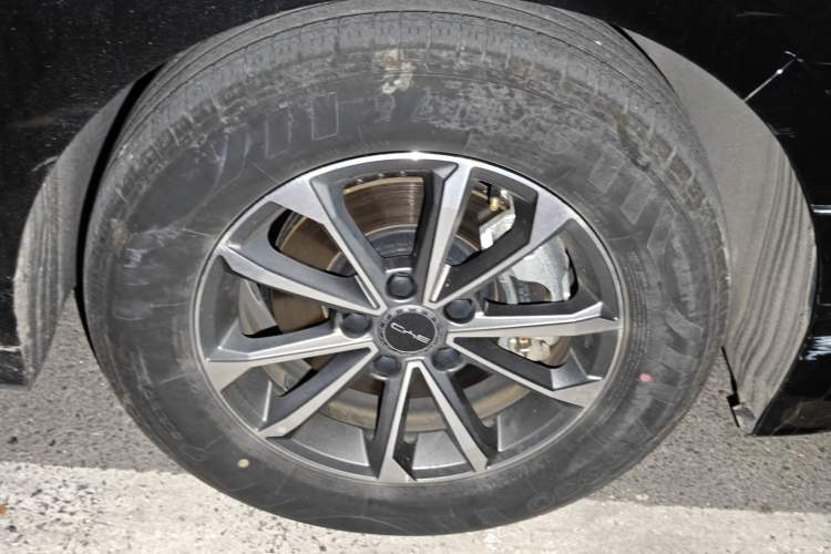 Used BYD Destroyer 05 2024 HONOR Edition DM-i 55KM Luxury Model Right Front Wheel Hub