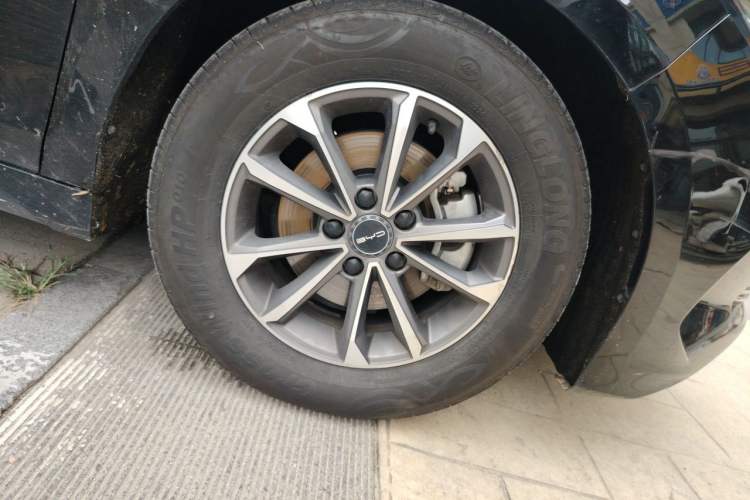Used BYD Destroyer 05 2024 HONOR Edition DM-i 55KM Luxury Model Right Front Wheel Hub