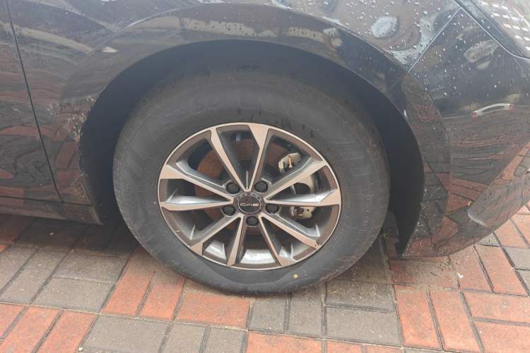 Used BYD Destroyer 05 2024 HONOR Edition DM-i 55KM Luxury Model Right Front Wheel Hub
