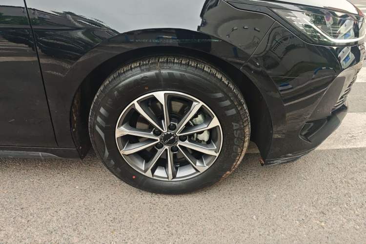 Used BYD Destroyer 05 2024 HONOR Edition DM-i 55KM Luxury Model Right Front Wheel Hub