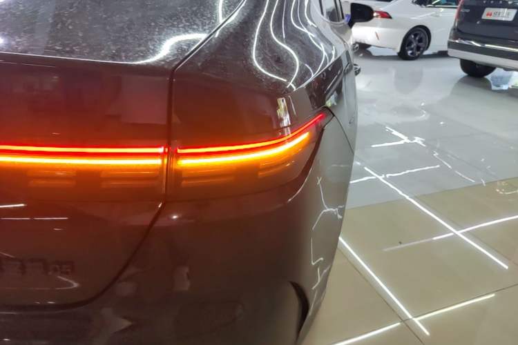 Used BYD Destroyer 05 2024 Honor Edition DM-i 120KM Luxury Model Right Rear Taillight