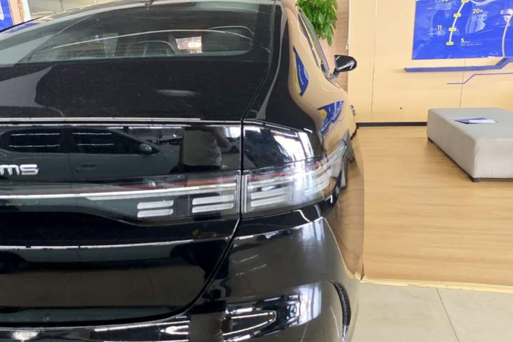 Used BYD Destroyer 05 2024 HONOR Edition DM-i 55KM Luxury Model Right Rear Taillight