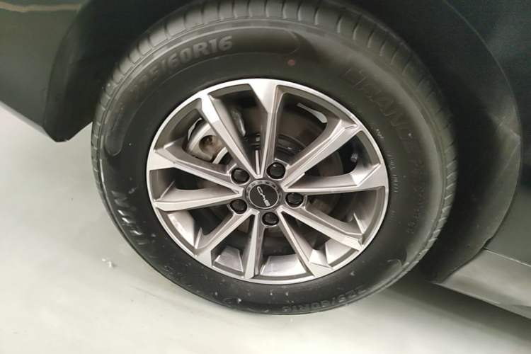 Used BYD Destroyer 05 2024 HONOR Edition DM-i 55KM Luxury Model Right Rear Wheel Hub