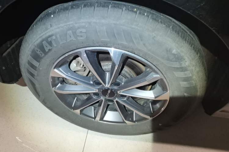 Used BYD Destroyer 05 2024 HONOR Edition DM-i 55KM Luxury Model Right Rear Wheel Hub