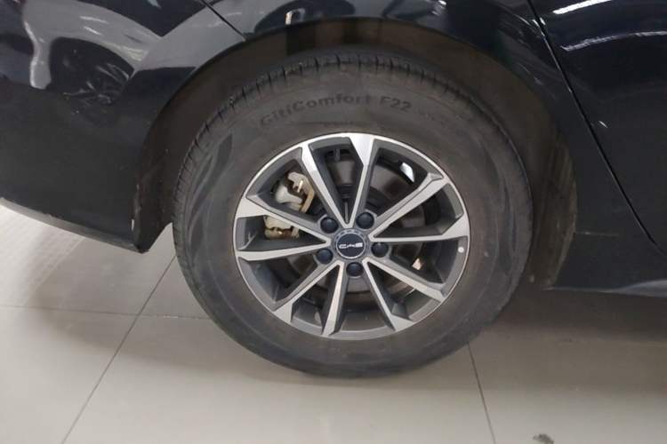 Used BYD Destroyer 05 2024 HONOR Edition DM-i 55KM Luxury Model Right Rear Wheel Hub