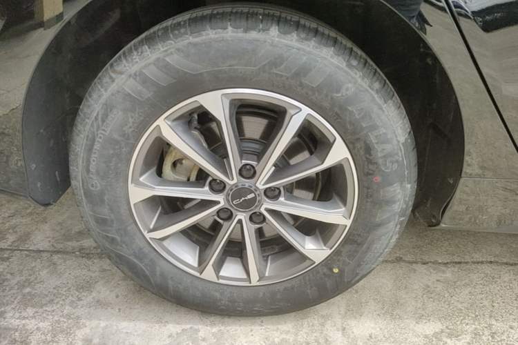 Used BYD Destroyer 05 2024 HONOR Edition DM-i 55KM Luxury Model Right Rear Wheel Hub