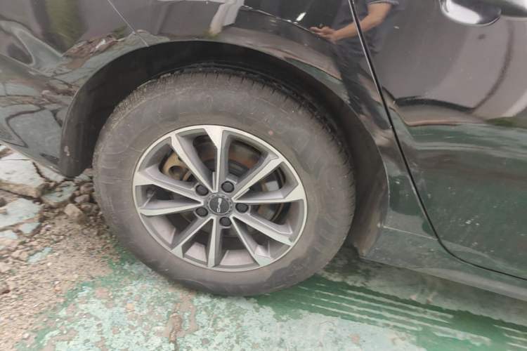 Used BYD Destroyer 05 2024 HONOR Edition DM-i 55KM Luxury Model Right Rear Wheel Hub