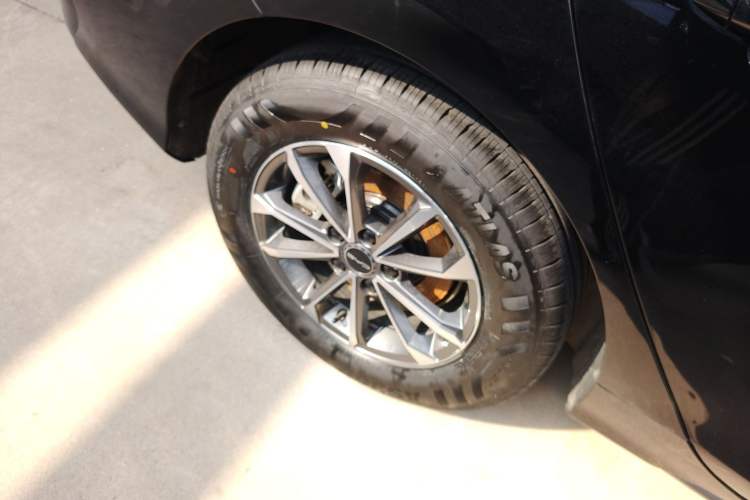 Used BYD Destroyer 05 2024 HONOR Edition DM-i 55KM Luxury Model Right Rear Wheel Hub