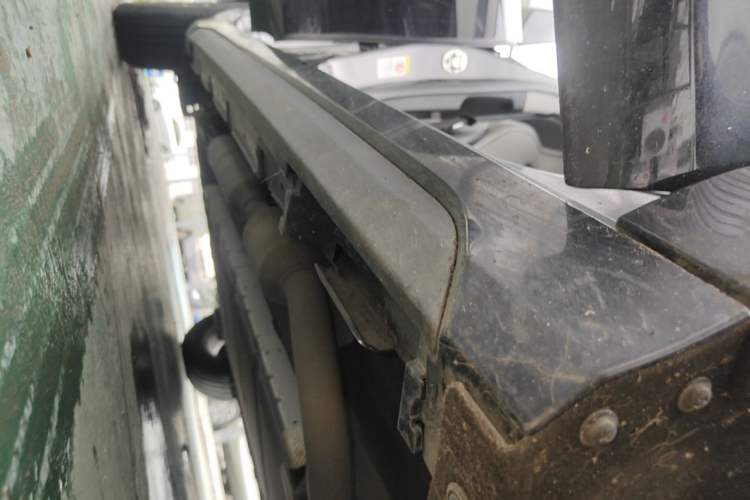 Used BYD Destroyer 05 2024 HONOR Edition DM-i 55KM Luxury Model Right Side Sill