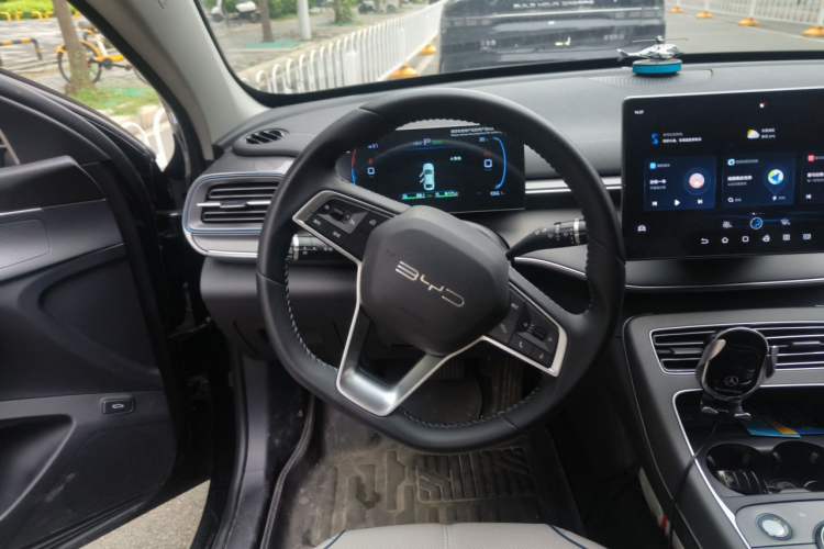 Used BYD Destroyer 05 2024 HONOR Edition DM-i 55KM Luxury Model Steering Wheel