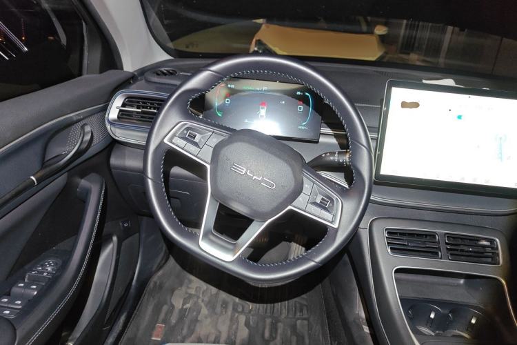 Used BYD Destroyer 05 2024 HONOR Edition DM-i 55KM Luxury Model Steering Wheel