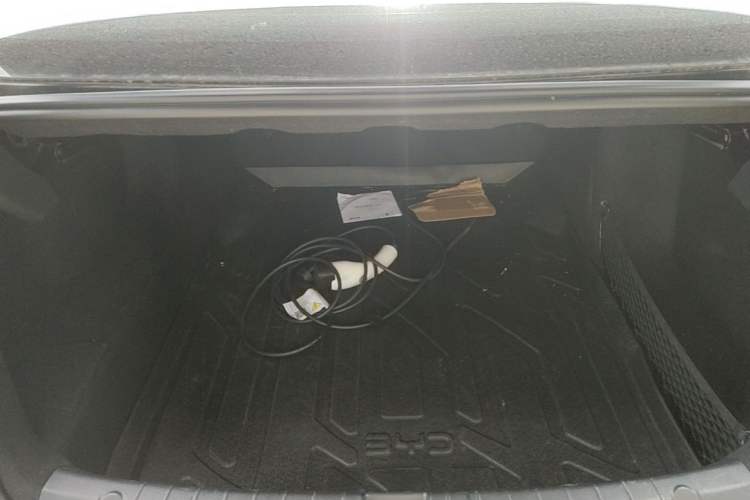 Used BYD Destroyer 05 2024 HONOR Edition DM-i 55KM Luxury Model Trunk