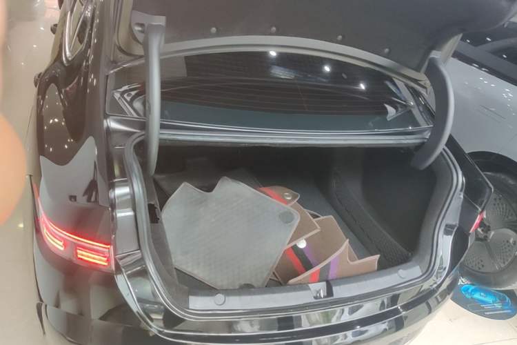 Used BYD Destroyer 05 2024 HONOR Edition DM-i 55KM Luxury Model Trunk