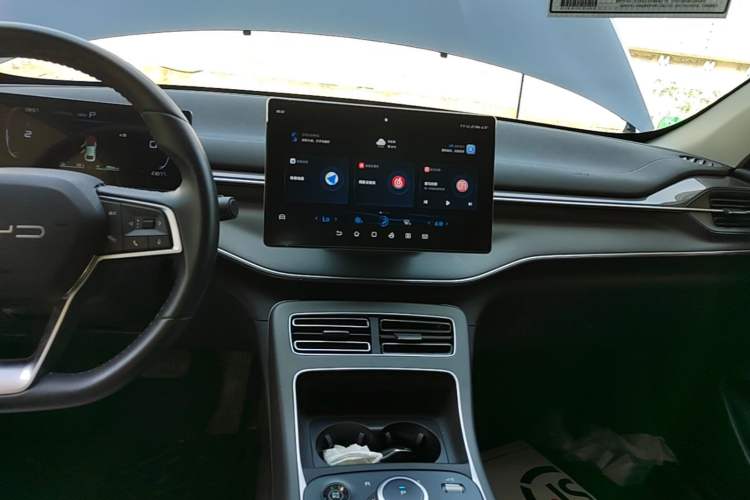 Used BYD Destroyer 05 2024 HONOR Edition DM-i 55KM Luxury Model Audio And AC Panel
