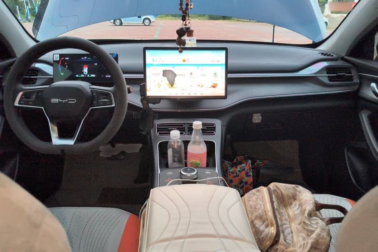 Used BYD Destroyer 05 2024 Honor Edition DM-i 120KM Luxury Model Center Console