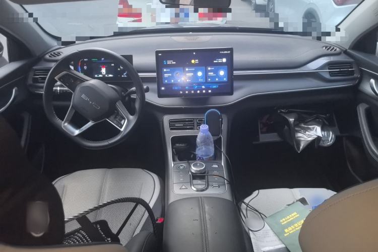 Used BYD Destroyer 05 2024 HONOR Edition DM-i 55KM Luxury Model Center Console