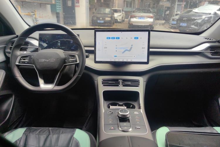 Used BYD Destroyer 05 2024 HONOR Edition DM-i 55KM Luxury Model Center Console