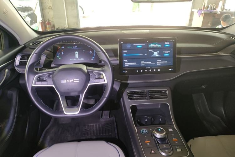 Used BYD Destroyer 05 2024 HONOR Edition DM-i 55KM Luxury Model Center Console