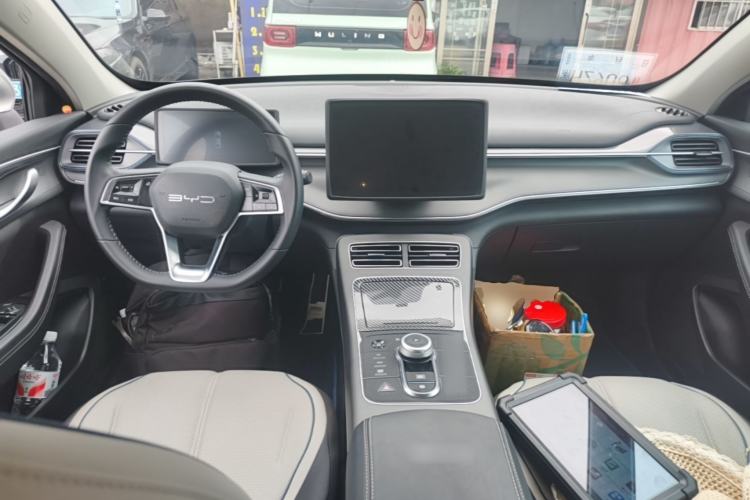 Used BYD Destroyer 05 2024 HONOR Edition DM-i 55KM Luxury Model Center Console