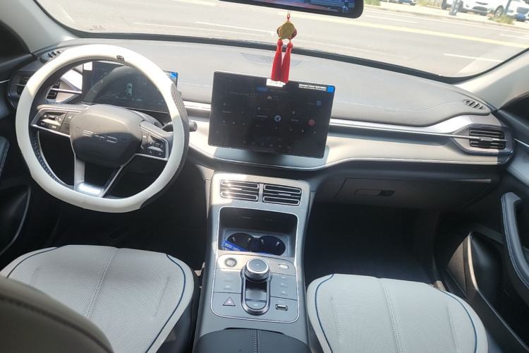 Used BYD Destroyer 05 2024 HONOR Edition DM-i 55KM Luxury Model Center Console