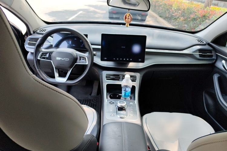Used BYD Destroyer 05 2024 HONOR Edition DM-i 55KM Luxury Model Center Console