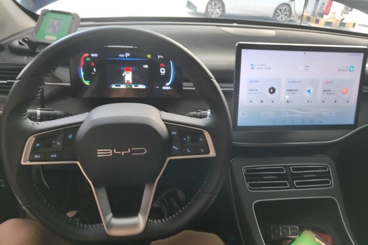 Used BYD Destroyer 05 2024 HONOR Edition DM-i 55KM Luxury Model Center Console