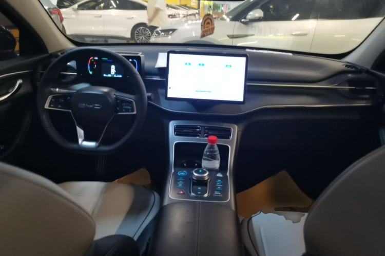 Used BYD Destroyer 05 2024 HONOR Edition DM-i 55KM Luxury Model Center Console
