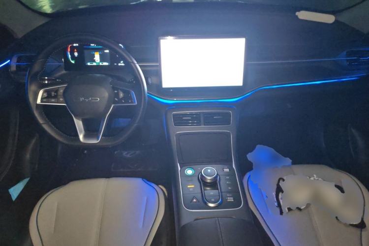 Used BYD Destroyer 05 2024 HONOR Edition DM-i 55KM Luxury Model Center Console