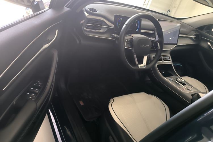 Used BYD Destroyer 05 2024 Honor Edition DM-i 120KM Luxury Model Driver Seat