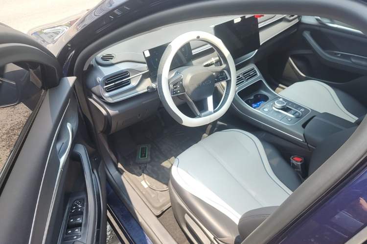 Used BYD Destroyer 05 2024 HONOR Edition DM-i 55KM Luxury Model Driver Seat