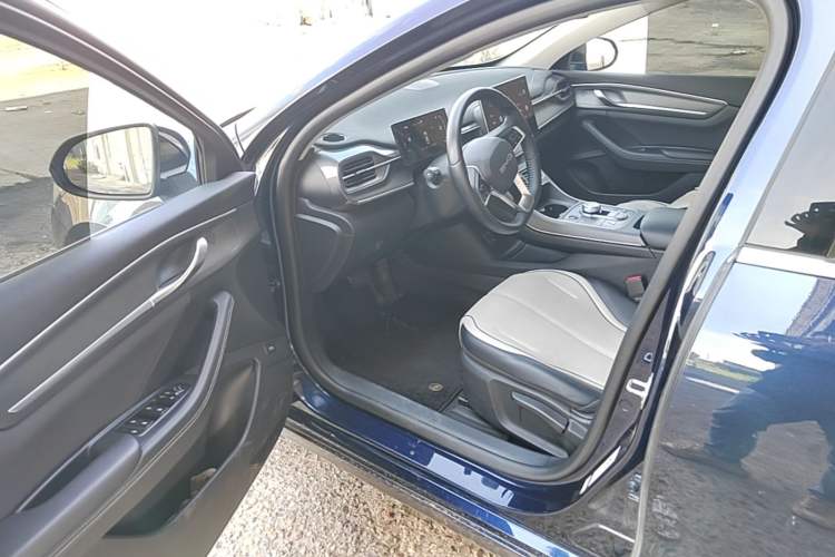 Used BYD Destroyer 05 2024 HONOR Edition DM-i 55KM Luxury Model Driver Seat