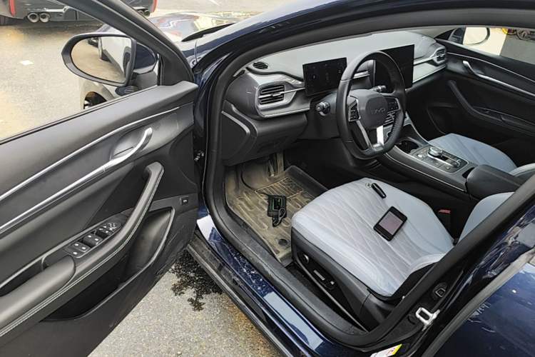Used BYD Destroyer 05 2024 HONOR Edition DM-i 55KM Luxury Model Driver Seat