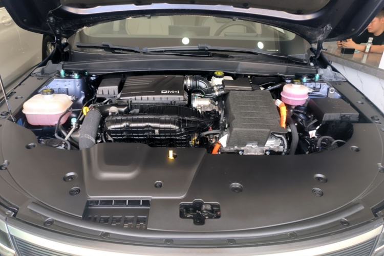 Used BYD Destroyer 05 2024 Honor Edition DM-i 120KM Luxury Model Engine Bay