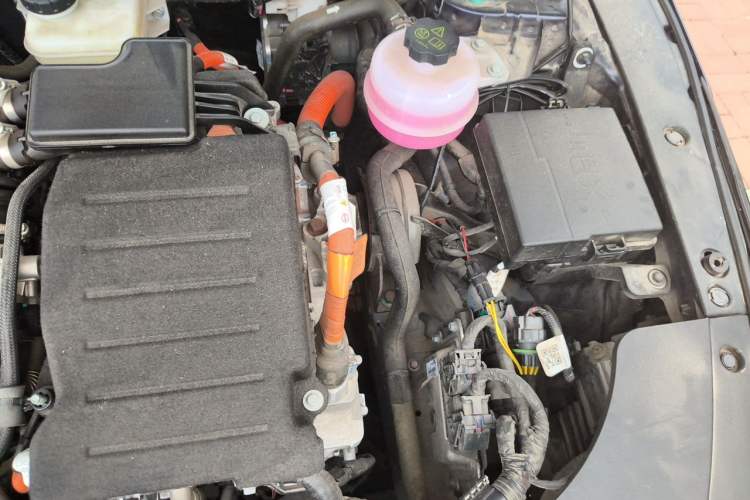 Used BYD Destroyer 05 2024 Honor Edition DM-i 120KM Luxury Model Engine Bay Left