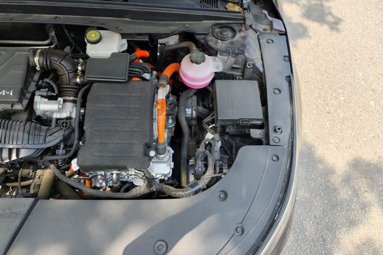 Used BYD Destroyer 05 2024 HONOR Edition DM-i 55KM Luxury Model Engine Bay Left