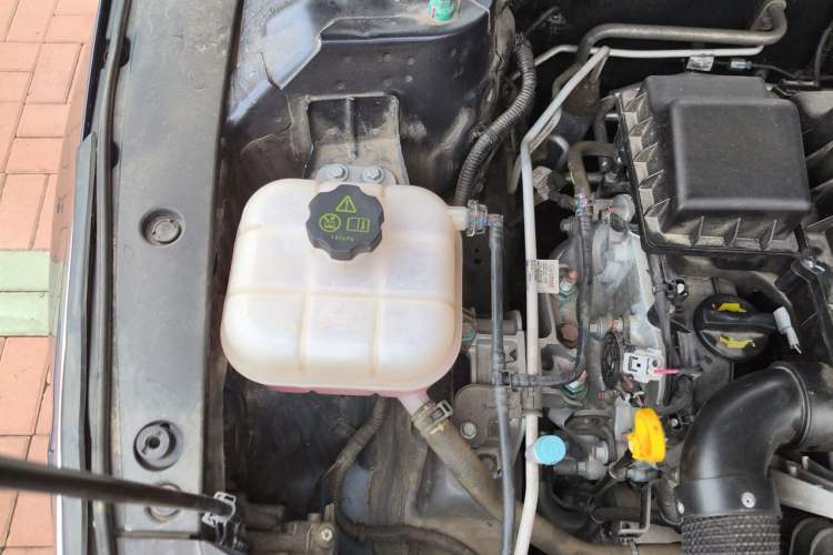 Used BYD Destroyer 05 2024 Honor Edition DM-i 120KM Luxury Model Engine Bay Right