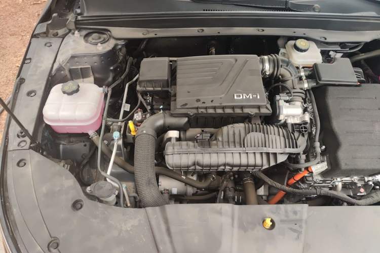 Used BYD Destroyer 05 2024 HONOR Edition DM-i 55KM Luxury Model Engine Bay Right