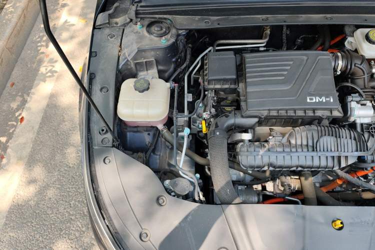 Used BYD Destroyer 05 2024 HONOR Edition DM-i 55KM Luxury Model Engine Bay Right