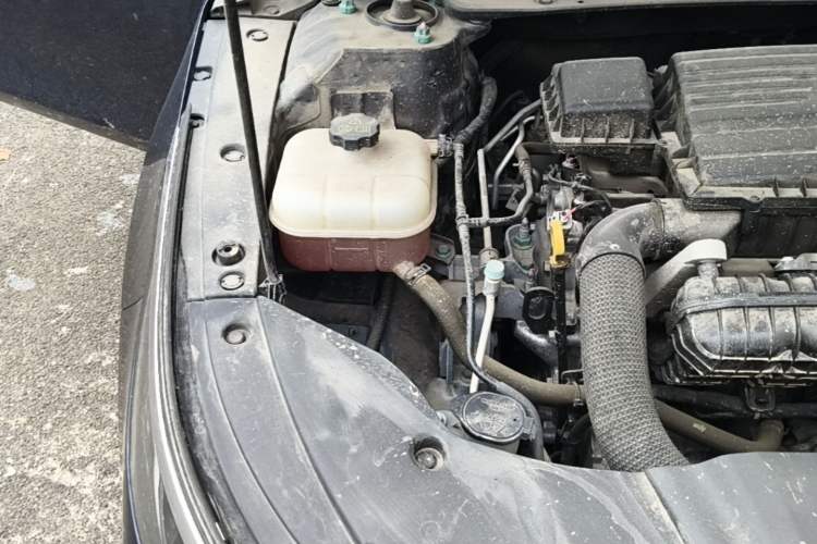 Used BYD Destroyer 05 2024 HONOR Edition DM-i 55KM Luxury Model Engine Bay Right
