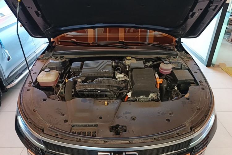 Used BYD Destroyer 05 2024 HONOR Edition DM-i 55KM Luxury Model Engine Bay