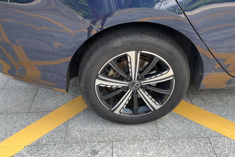 Used BYD Destroyer 05 2024 Honor Edition DM-i 120KM Luxury Model Exterior 4