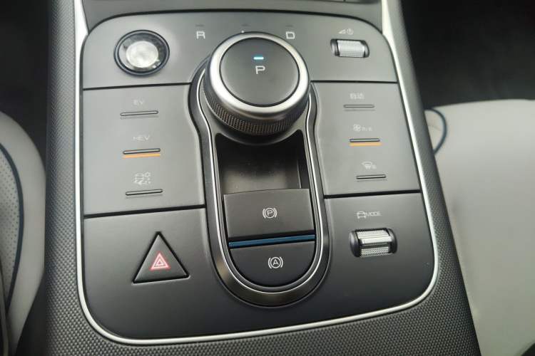 Used BYD Destroyer 05 2024 HONOR Edition DM-i 55KM Luxury Model Gear Lever
